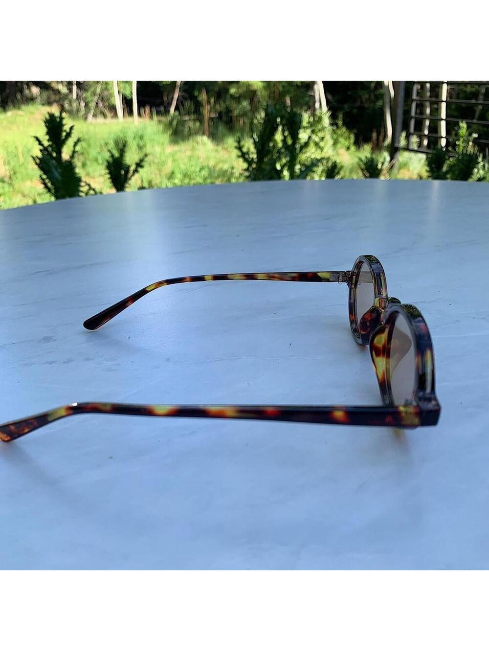 Vintage y2k style cheetah print oval sunglasses. Tinted oval Lenses. Very nice - Picture 2 of 7